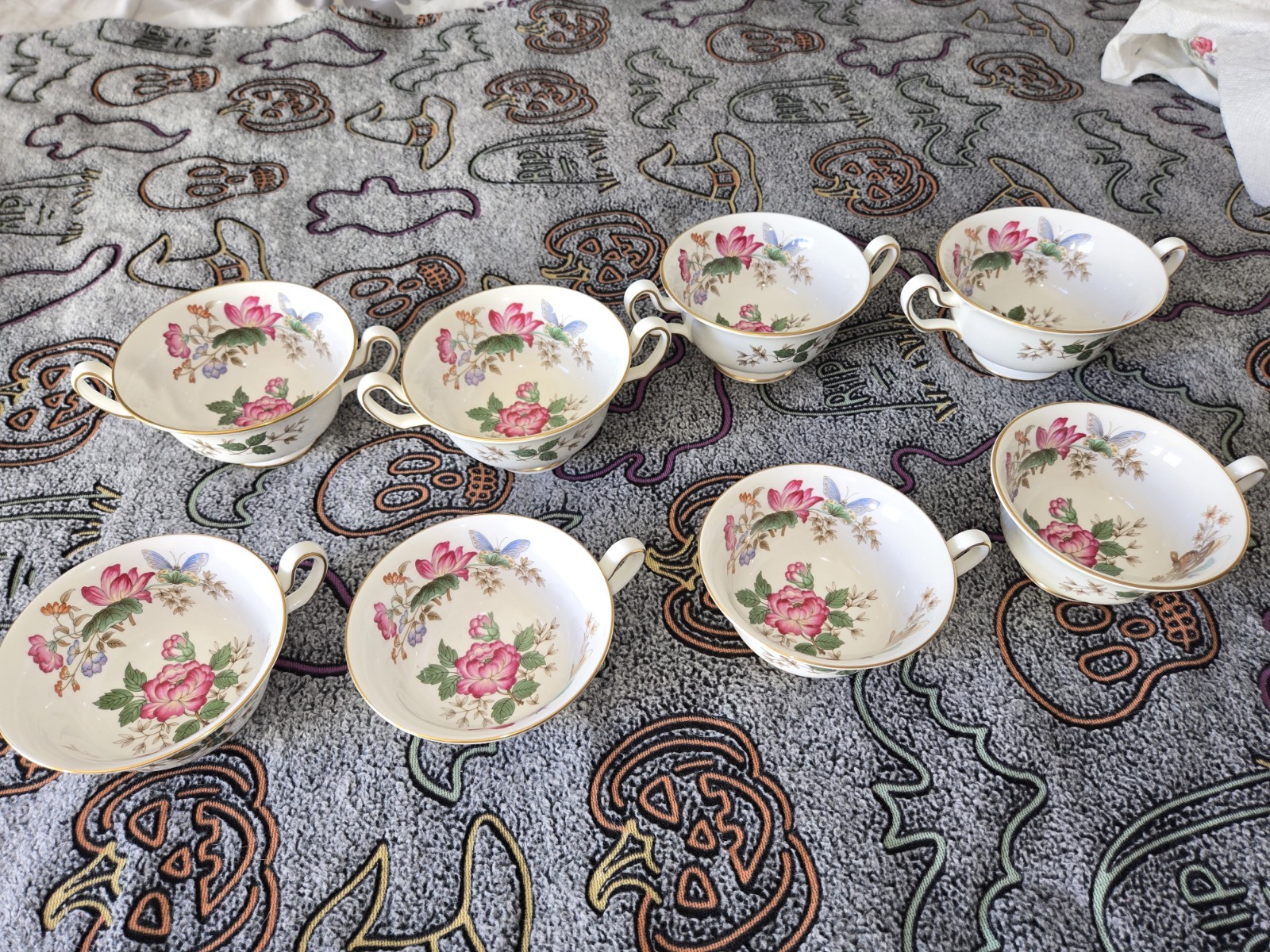 Wedgwood Bone China ~ 4 Handled Cream Dish Bowls & 4 Teacups ~ Charnwood Vintage