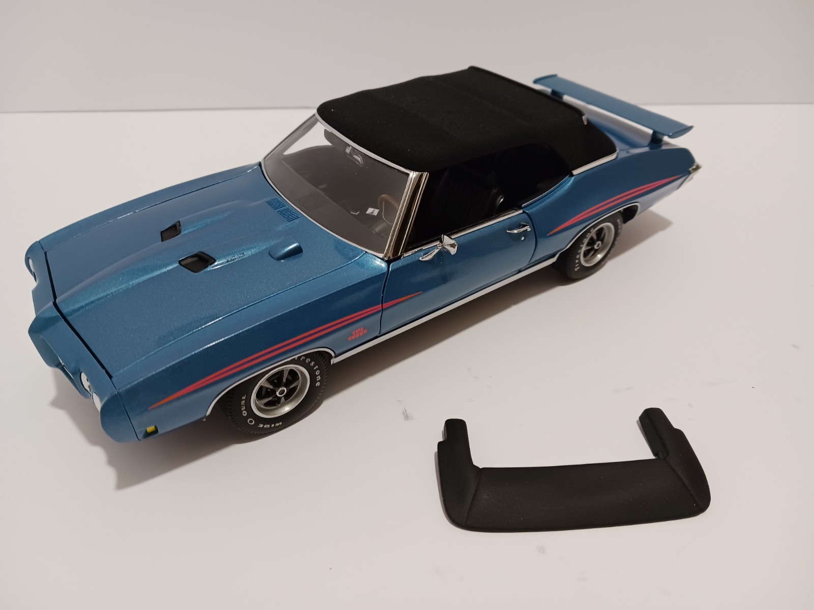 1:18 1970 Pontiac GTO Judge Convertible in 