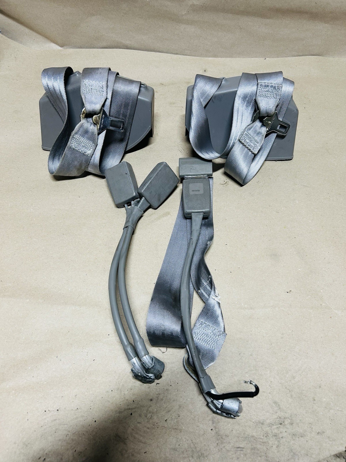 1988-1998 CHEVY SILVERADO OBS REGULAR CAB BUCKET SEAT BELTS GRAY RETRACTOR SET