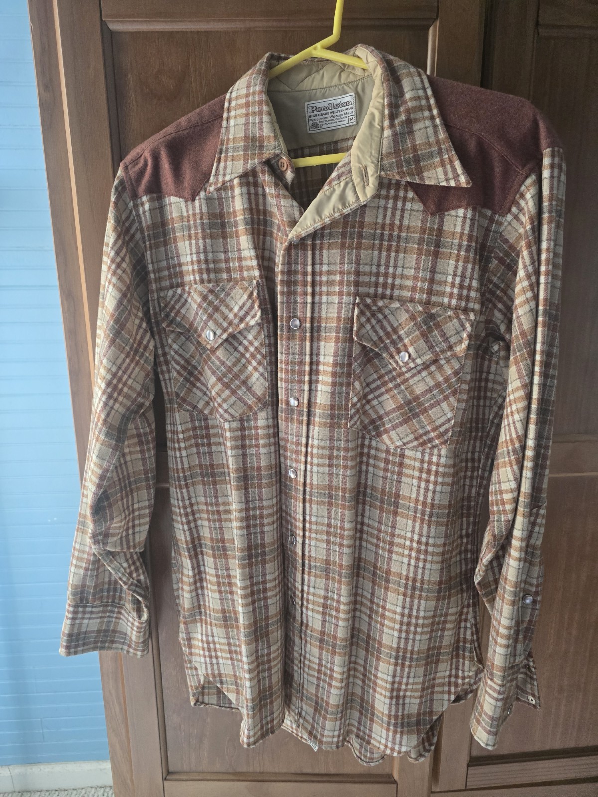 Vintage 80\'s MENS SzM PENDLETON 100% VIRGIN WOOL PLAID Shirt.Rust, Tan, Cream. Vintage 80\'s MENS SzM PENDLETON 100% VIRGIN WOOL PLAID Shirt.Rust, Tan, Cream.