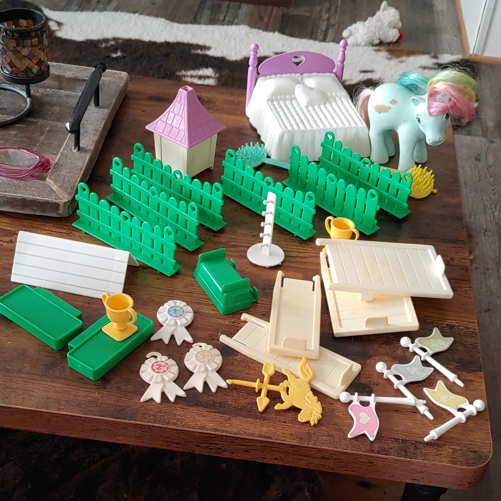 Vintage 80\'s My Little Pony Gen 1 Show Stable Assorted Pieces Vintage 80\'s My Little Pony Gen 1 Show Stable Assorted Pieces