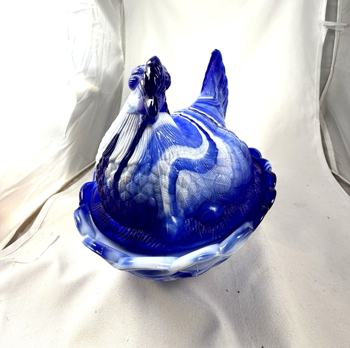 LG Wright VTG Cobalt Blue & White Slag Glass Hen On Nest 7” Split Tail 6