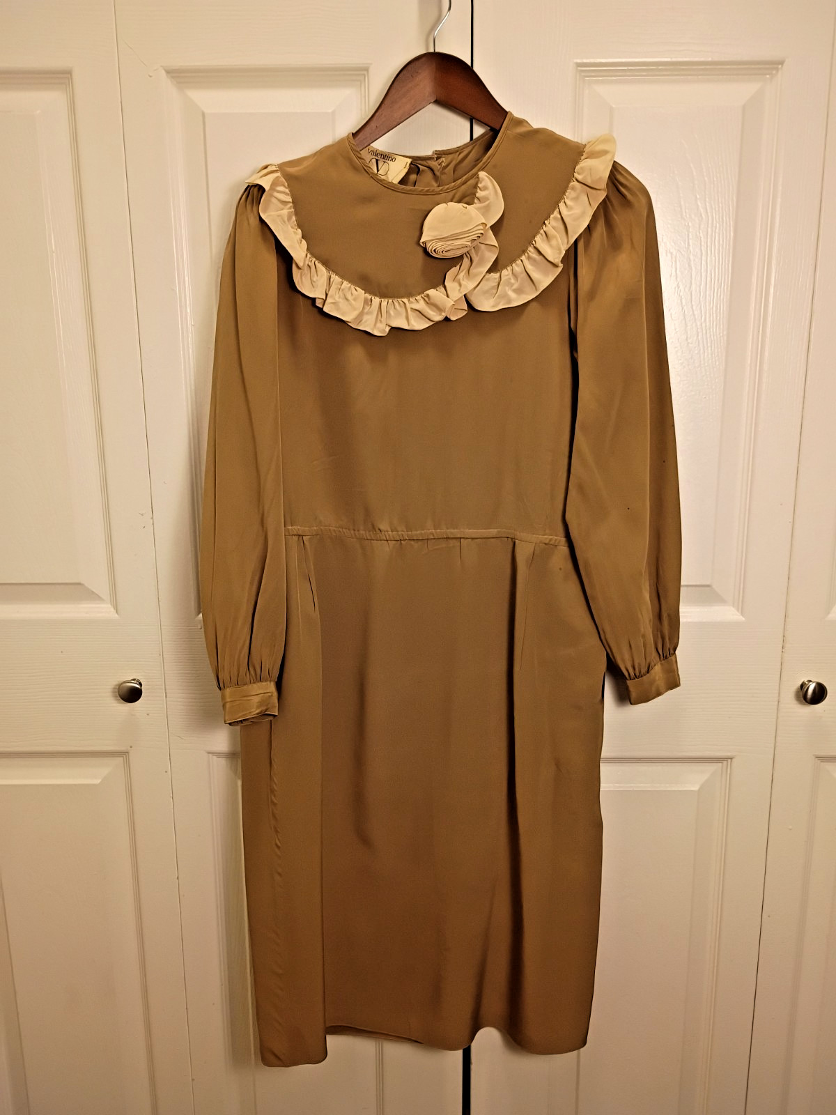 Vintage 1980s Valentino Studio 100% Silk Dress Size 6 Brown Ruffled Collar RARE