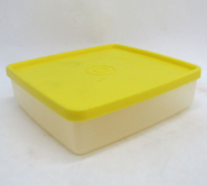 NOS Vintage Tupperware 670-30 5.5 NOS Vintage Tupperware 670-30 5.5