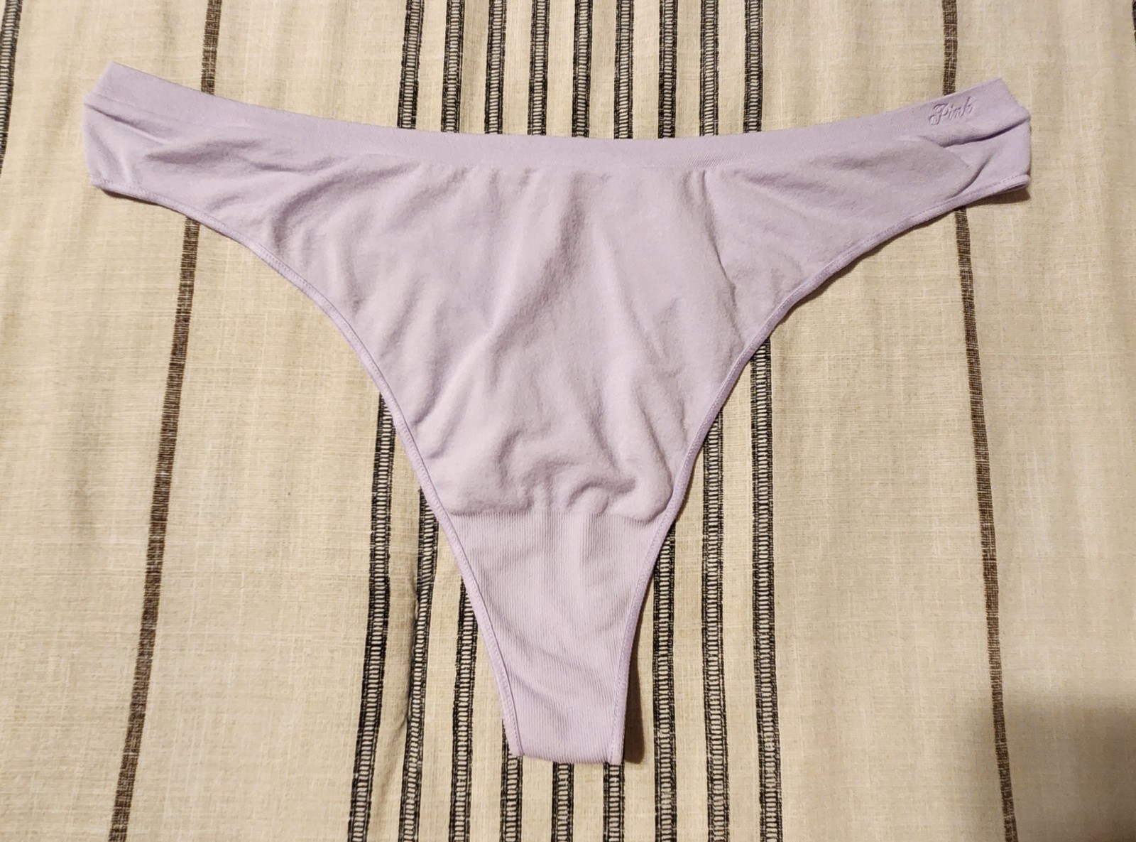 VICTORIA\'S SECRET PINK - THONG PANTIES LAVENDER PURPLE (Large) VICTORIA\'S SECRET PINK - THONG PANTIES LAVENDER PURPLE (Large)