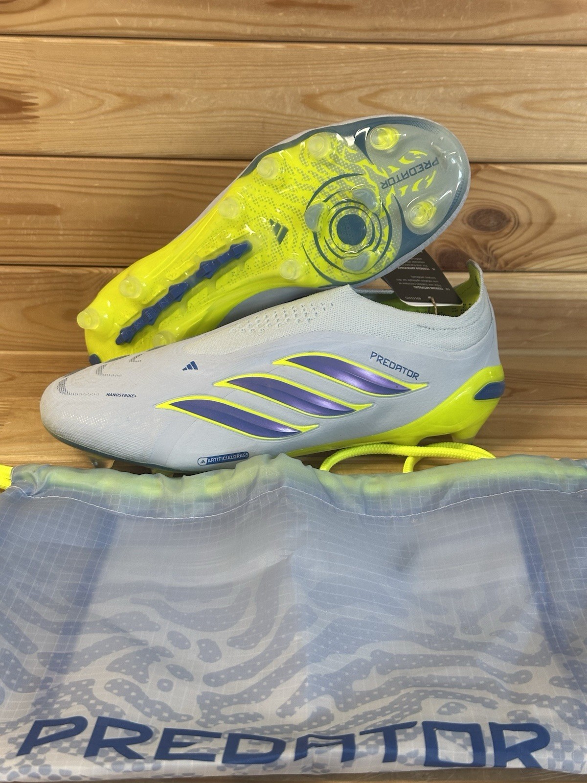 Size 6.5 - Men's adidas Predator Elite Laceless AG Soccer Cleats JR7836