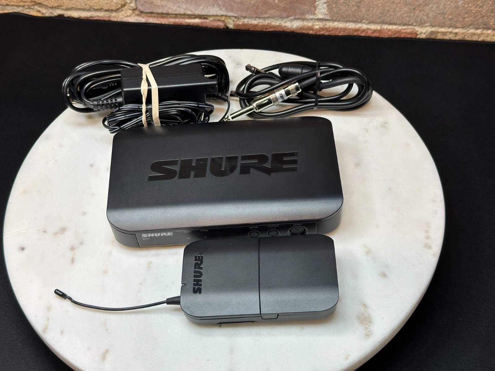 Shure BLX4 H9 Mic Receiver With (1) Body Pack BLX1 H9 - Very Good Condition