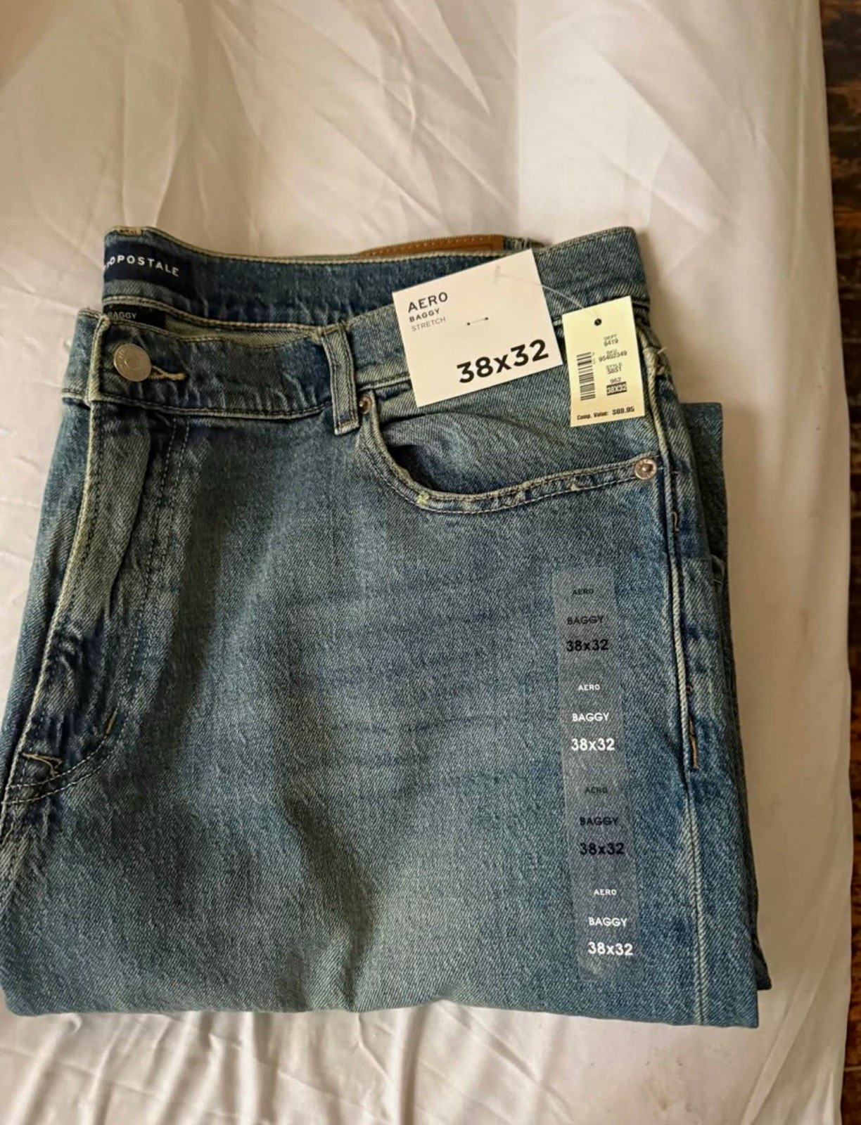 Aéropostale Men’s Baggy Fit Blue Medium Wash Denim Jeans 5-Pocket Mid Rise Aéropostale Men’s Baggy Fit Blue Medium Wash Denim Jeans 5-Pocket Mid Rise