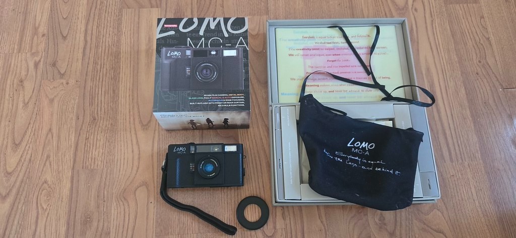 ALMOST UNUSED/NEAR MINT - LOMOGRAPHY Lomo MC-A + Freebie Black