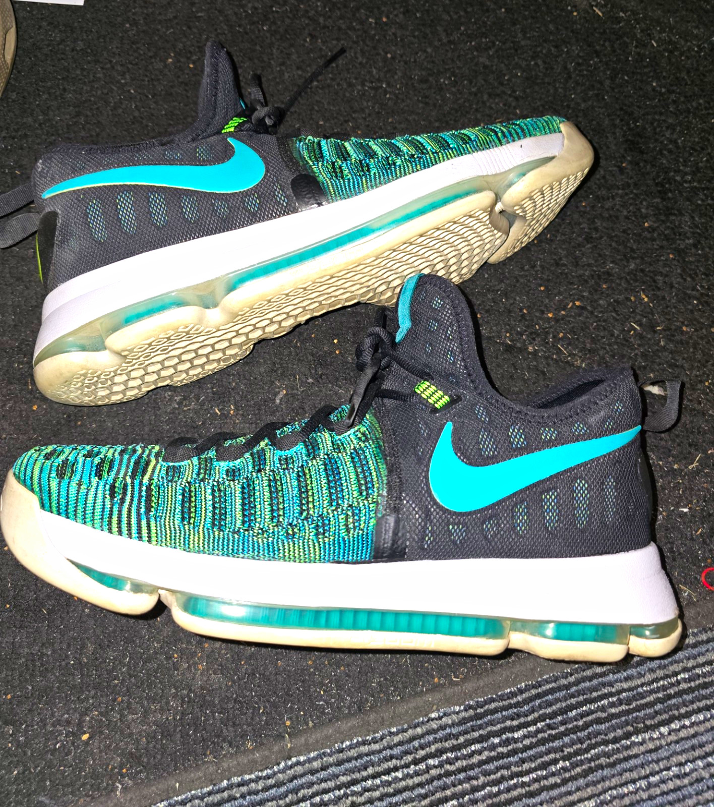 Nike KD 9 Men\'s Size 12 Used Good Condition.