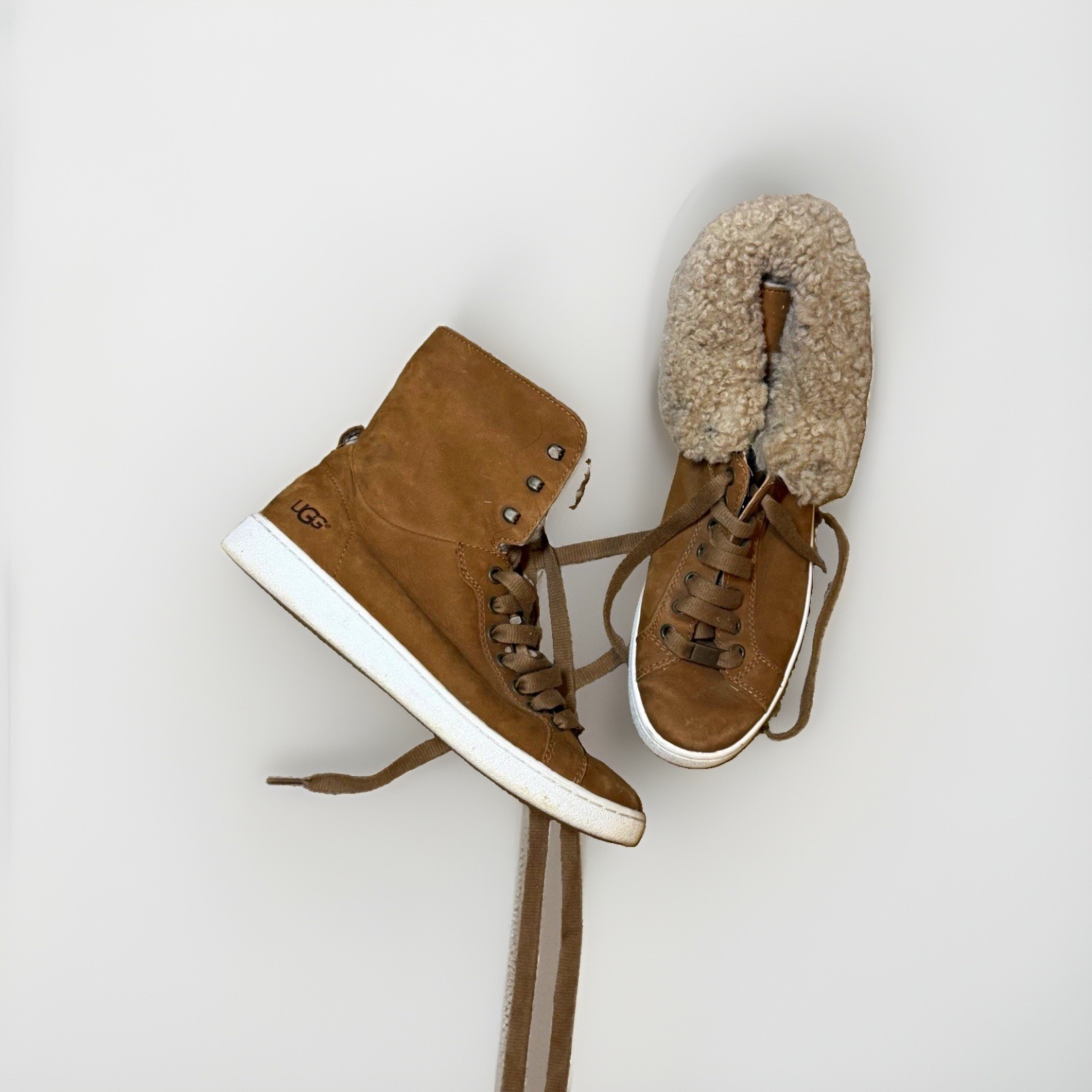 UGG Women’s Brown Suede Ankle Bootie Faux Fur Lined Lace Up Round Toe 9 UGG Women’s Brown Suede Ankle Bootie Faux Fur Lined Lace Up Round Toe 9