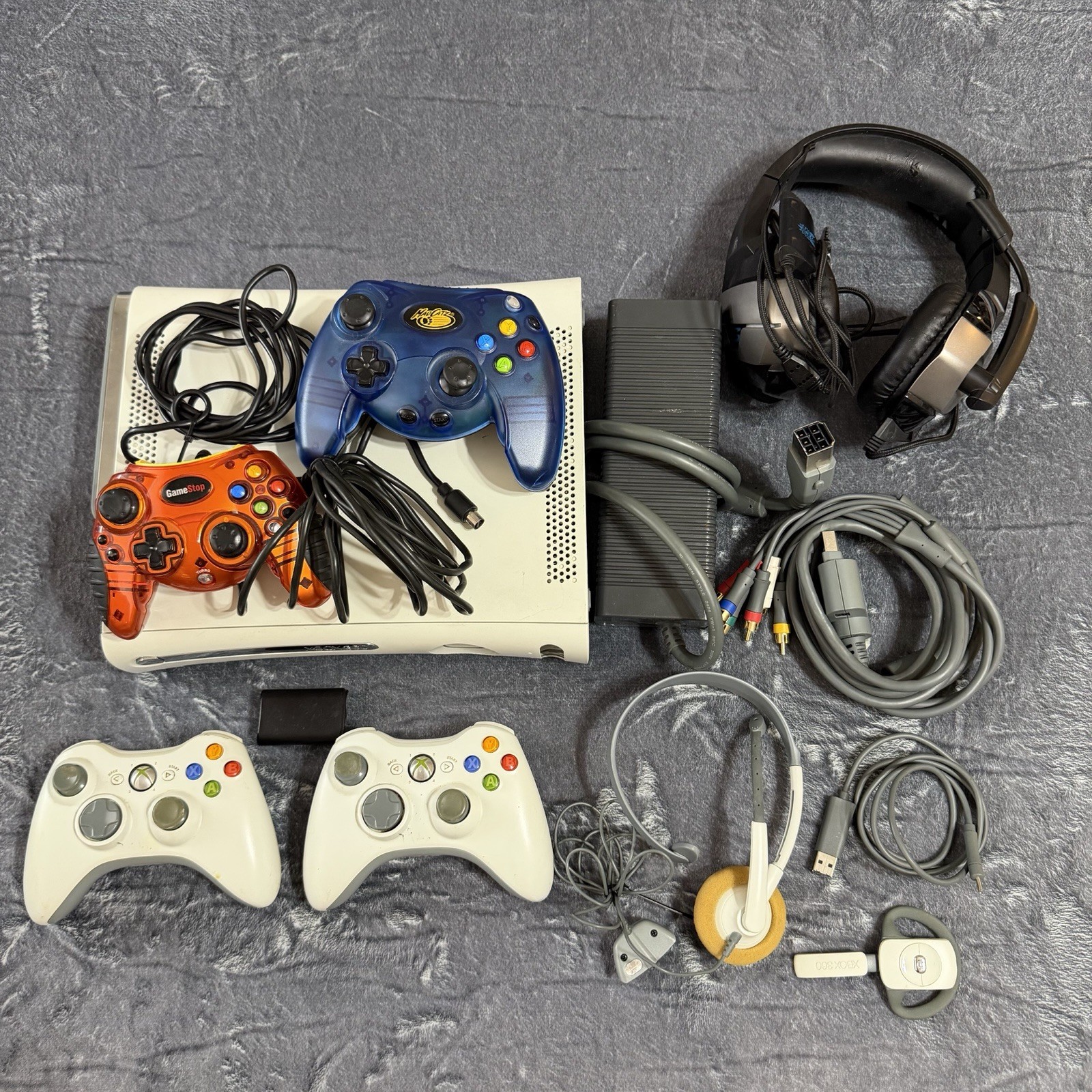 Xbox 360 Console Bundle Tested Working - 4 Controllers - Turtle Beach Headset