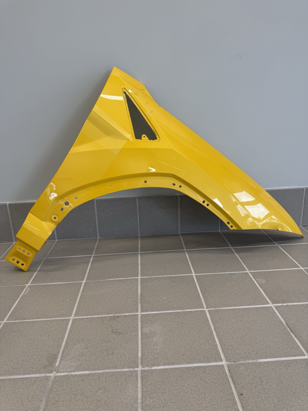 LAMBORGHINI URUS FENDER RIGHT PASSENGER 2019-2022 2023 2024 4ML821106A DAMGED