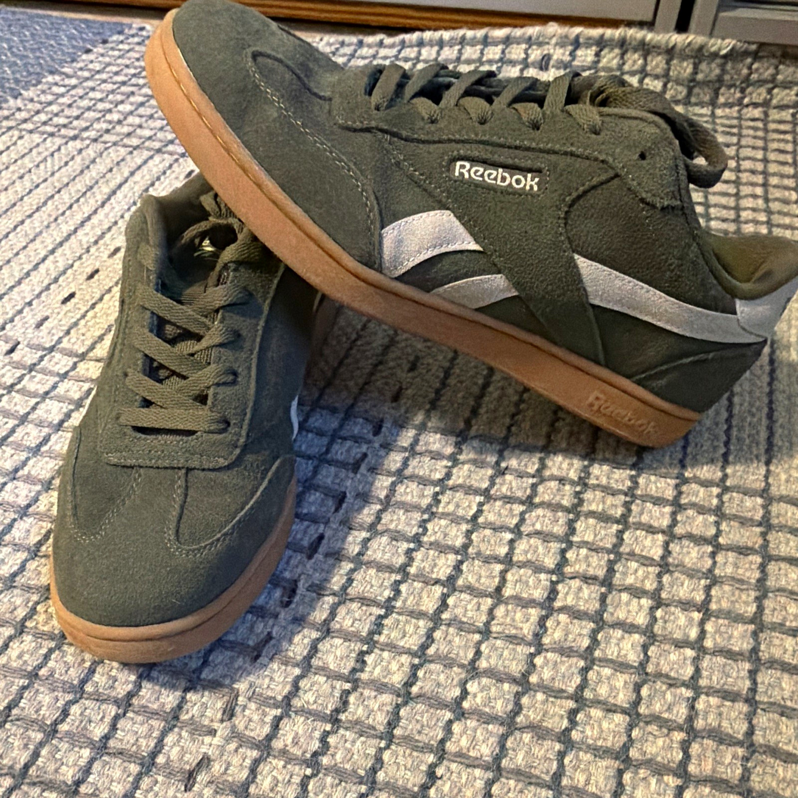Reebok Men’s Forte Green Suede Low Top Lace-Up Sneakers, Size 11.5