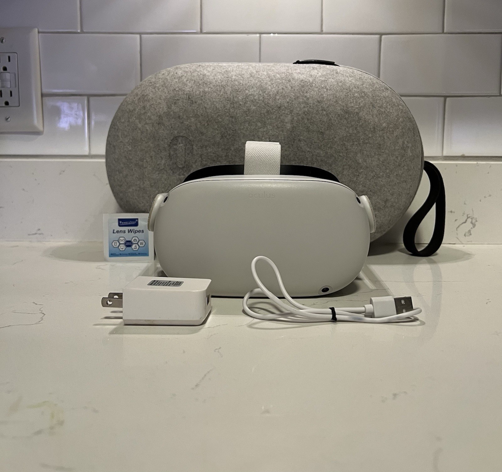 Meta Oculus Quest 2 - 128GB VR Headset + Carrying Case
