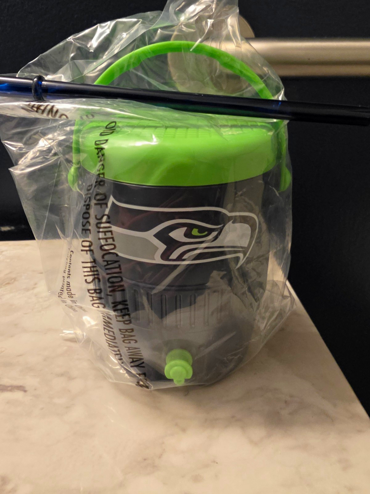 Seattle Seahawks NFL Football Igloo Cooler Cup, Straw & Handle, Green/Blue,16 Oz Seattle Seahawks NFL Football Igloo Cooler Cup, Straw & Handle, Green/Blue,16 Oz