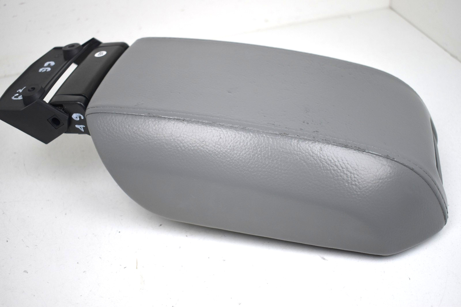 2003-2014 Volvo XC90 Center Console Gray Leather Armrest Lid Storage OEM