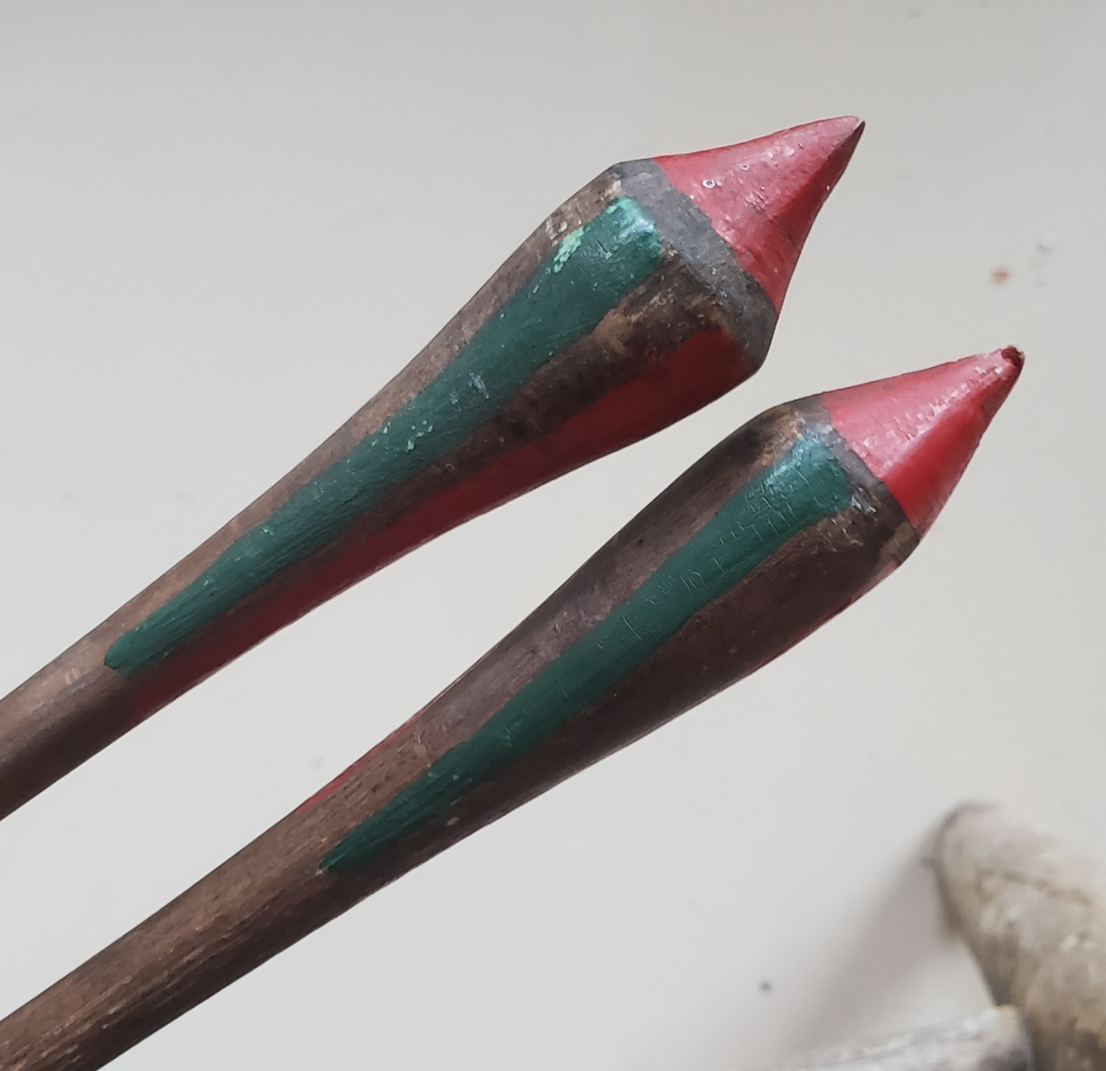 Antique Native American Great Lakes Game Arrows Painted & Matched 19th Century