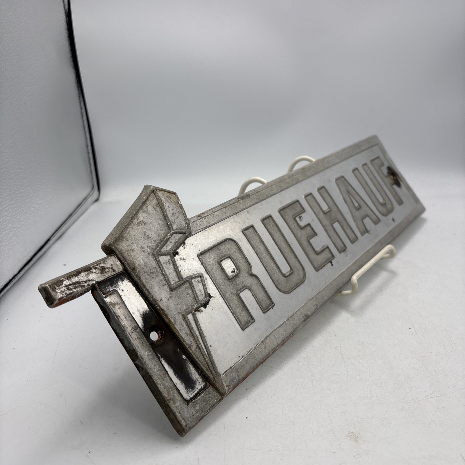 Vintage FRUEHAUF Semi Truck Trailer Aluminum Emblem Sign Plaque Advertising Vintage FRUEHAUF Semi Truck Trailer Aluminum Emblem Sign Plaque Advertising