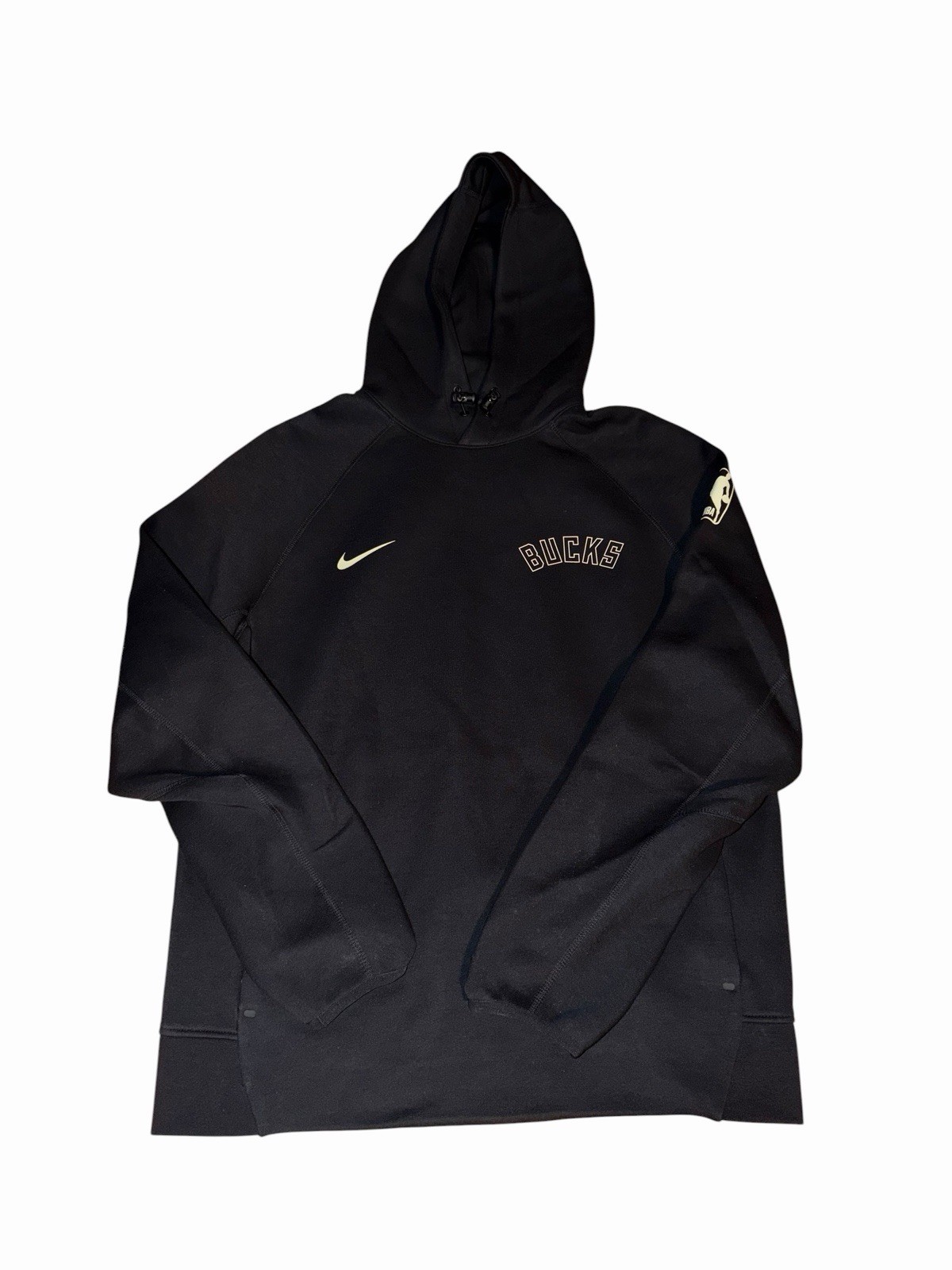 Milwaukee Bucks Nike tech fleece mens L Black Sweatshirt NWT 