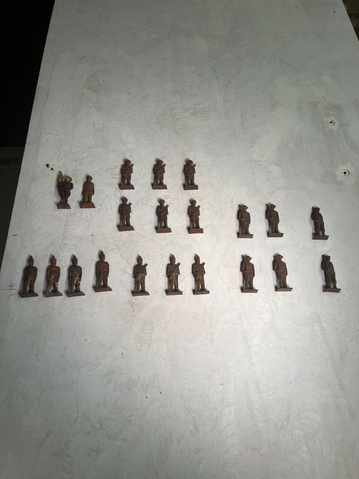 21 Vintage 1930s Cast Iron Military Toy Soldiers Grey Iron WWI Dimestore Lot