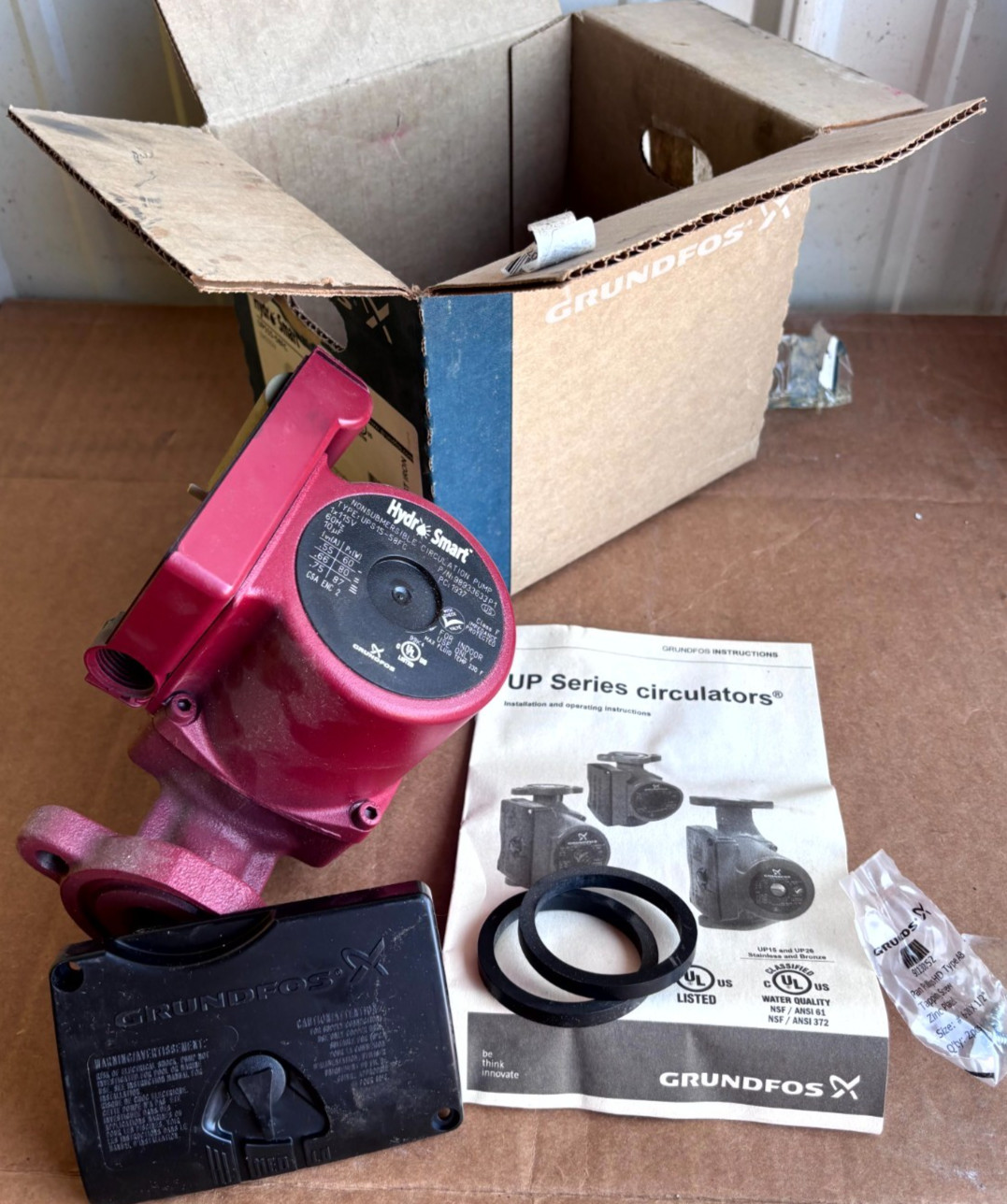 Grundfos Hydro Smart UPS15-58FC Circulation Pump 98933633 115V Cast Iron w/ Box