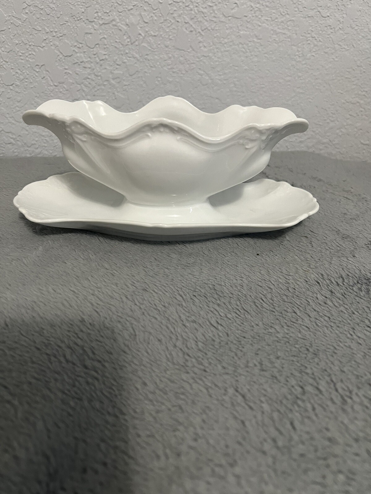 Hutschenreuther/Tirschenreuth BARONESSE Gravyboat w/underplate  MINT