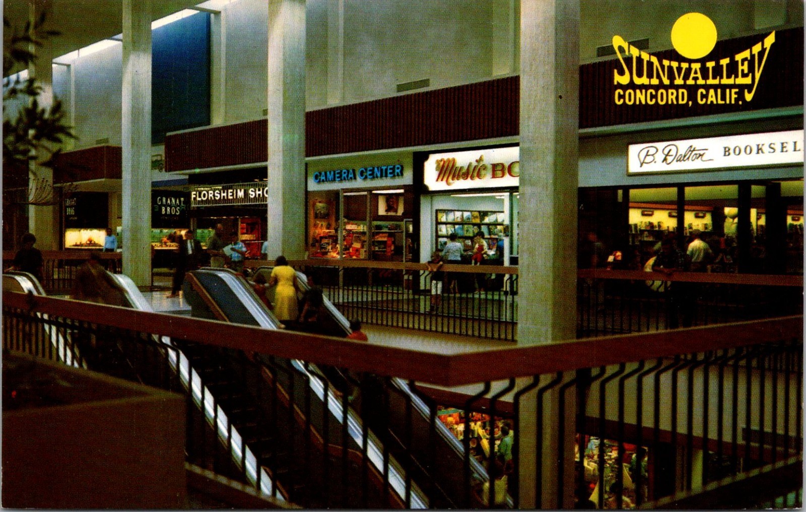 Postcard SunValley Shopping Mall - Concord CA California - B Dalton, Stores (B3)