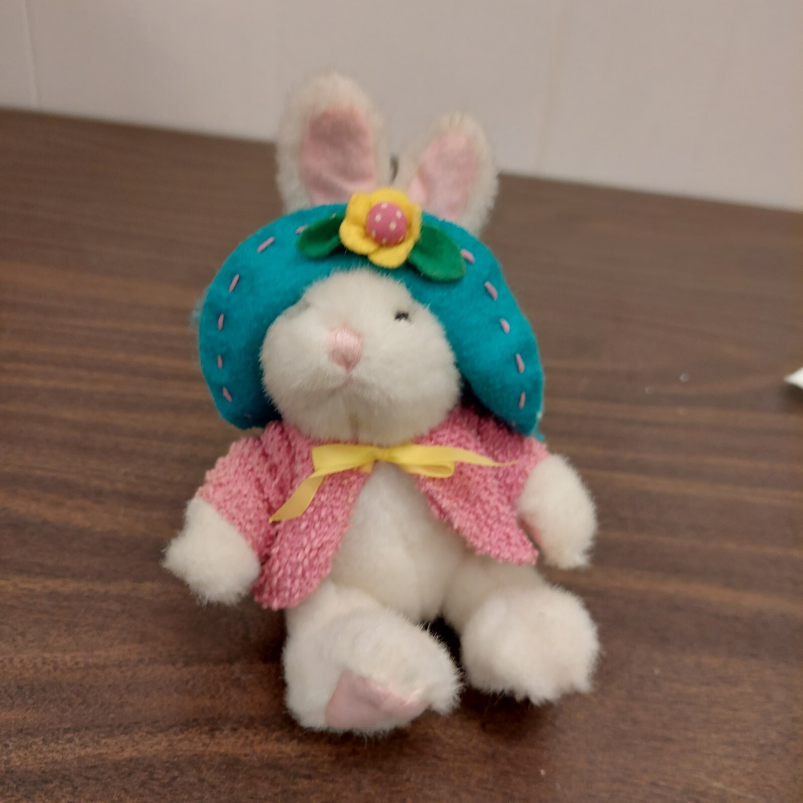 Easter Bunny Russ Berrie 7\