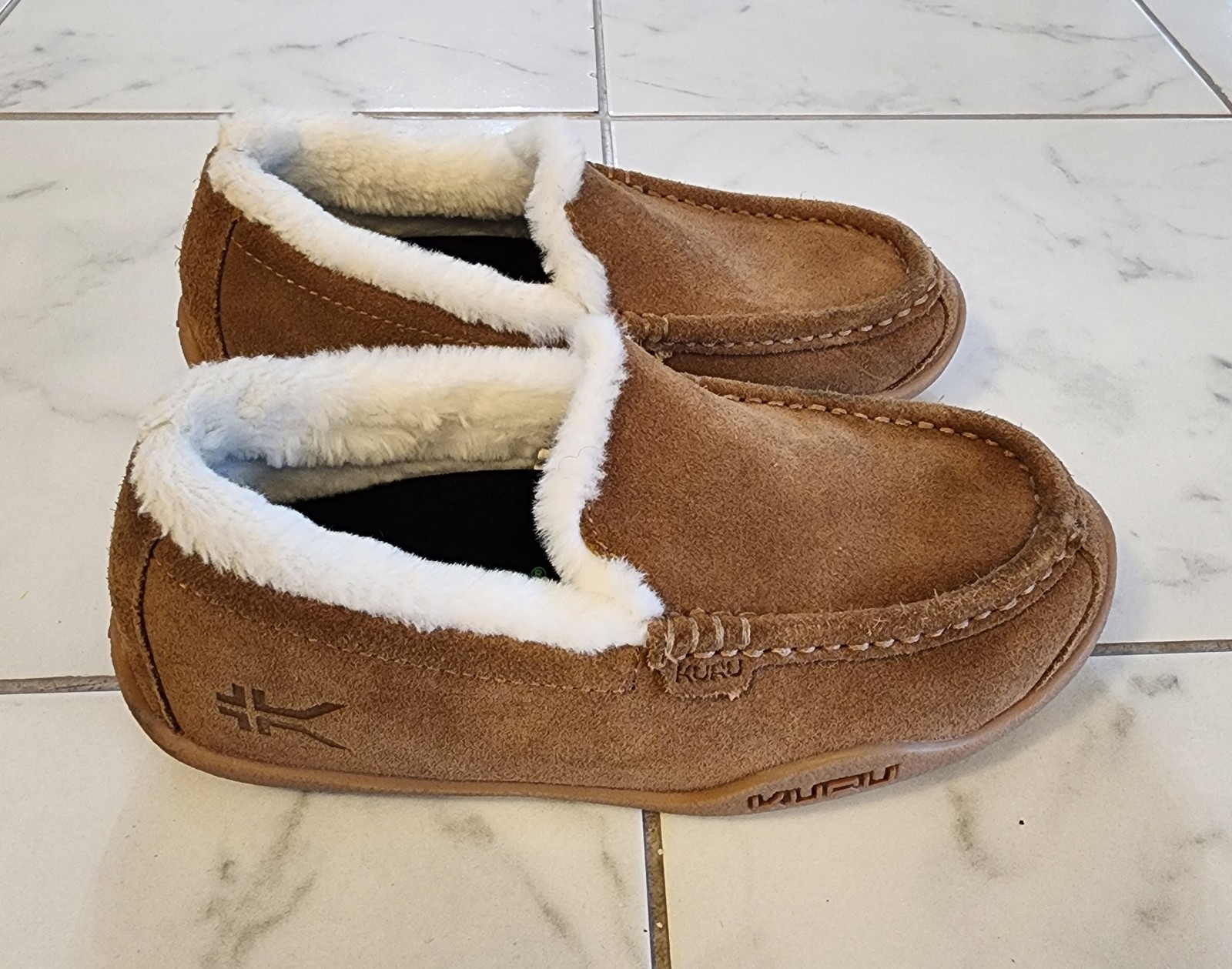 KURU Loft Moccasin Slippers Size 6.5 WMNS