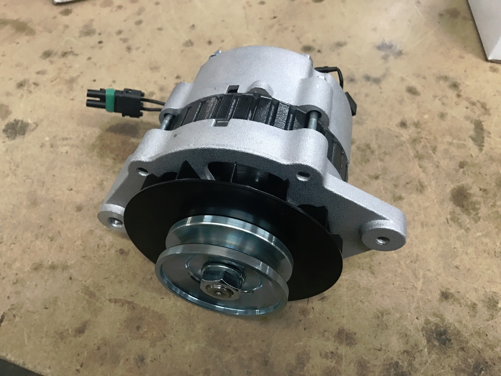 NEW Alternator for 1986-1994 743 BOBCAT Skid Steer Loader Kubota V1702BA Diesel