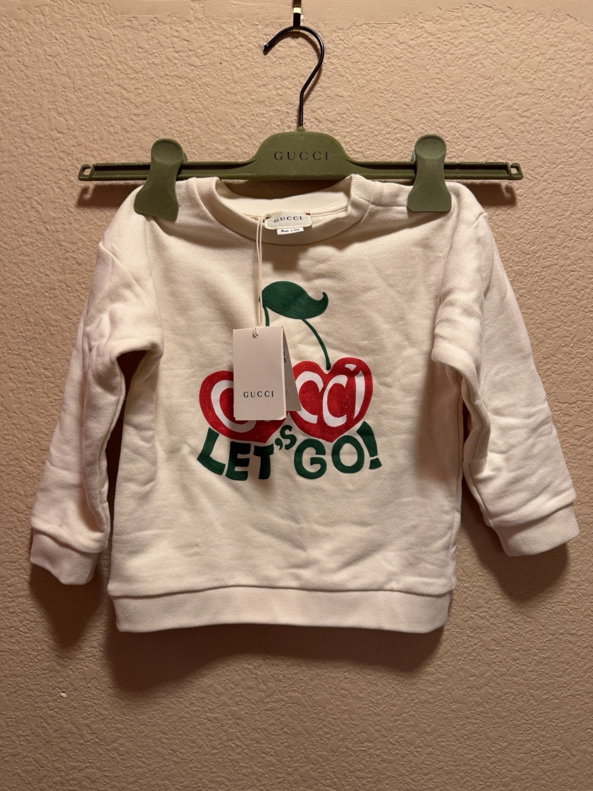 New Authentic Gucci Cherry Logo Long Sleeve Sweatshirt Size 36 Months Toddler New Authentic Gucci Cherry Logo Long Sleeve Sweatshirt Size 36 Months Toddler