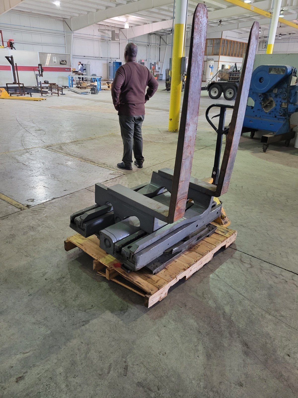Rotating forklift attachment Rotating forklift attachment