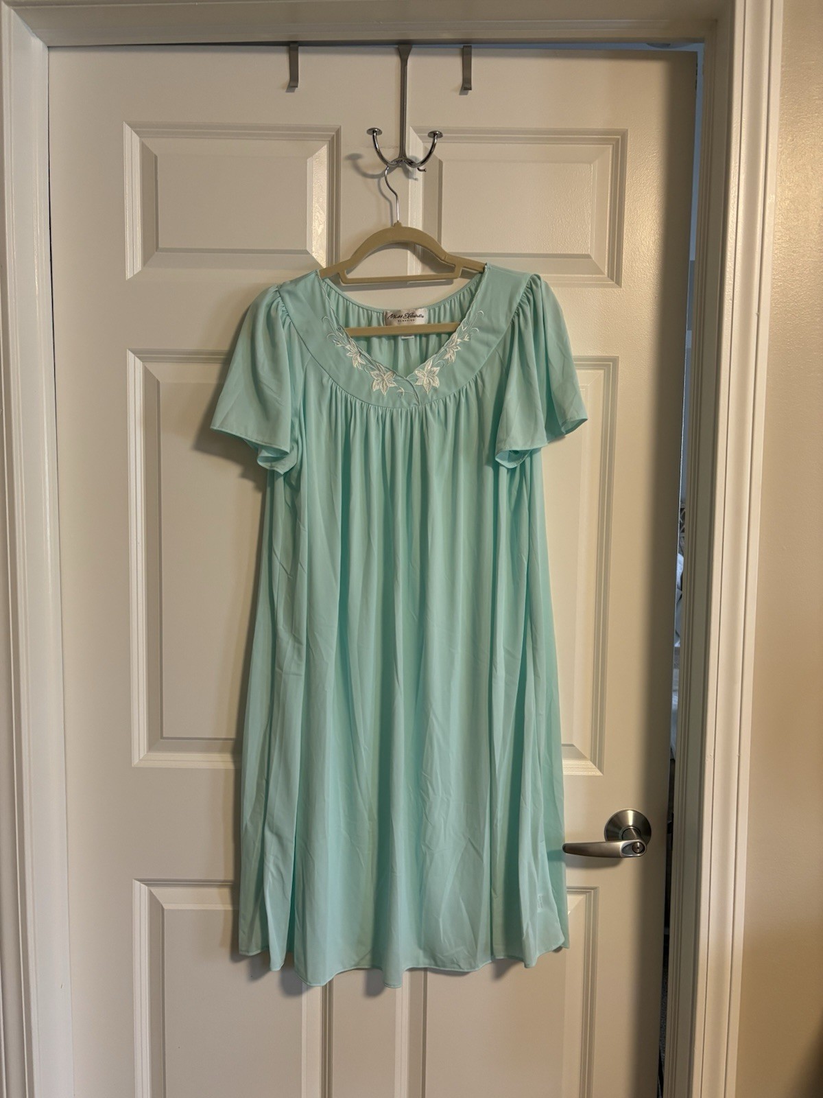 Miss Elaine Large Aqua Blue Nylon Nightgown Flutter Sleeve Embroidered Neck Miss Elaine Large Aqua Blue Nylon Nightgown Flutter Sleeve Embroidered Neck