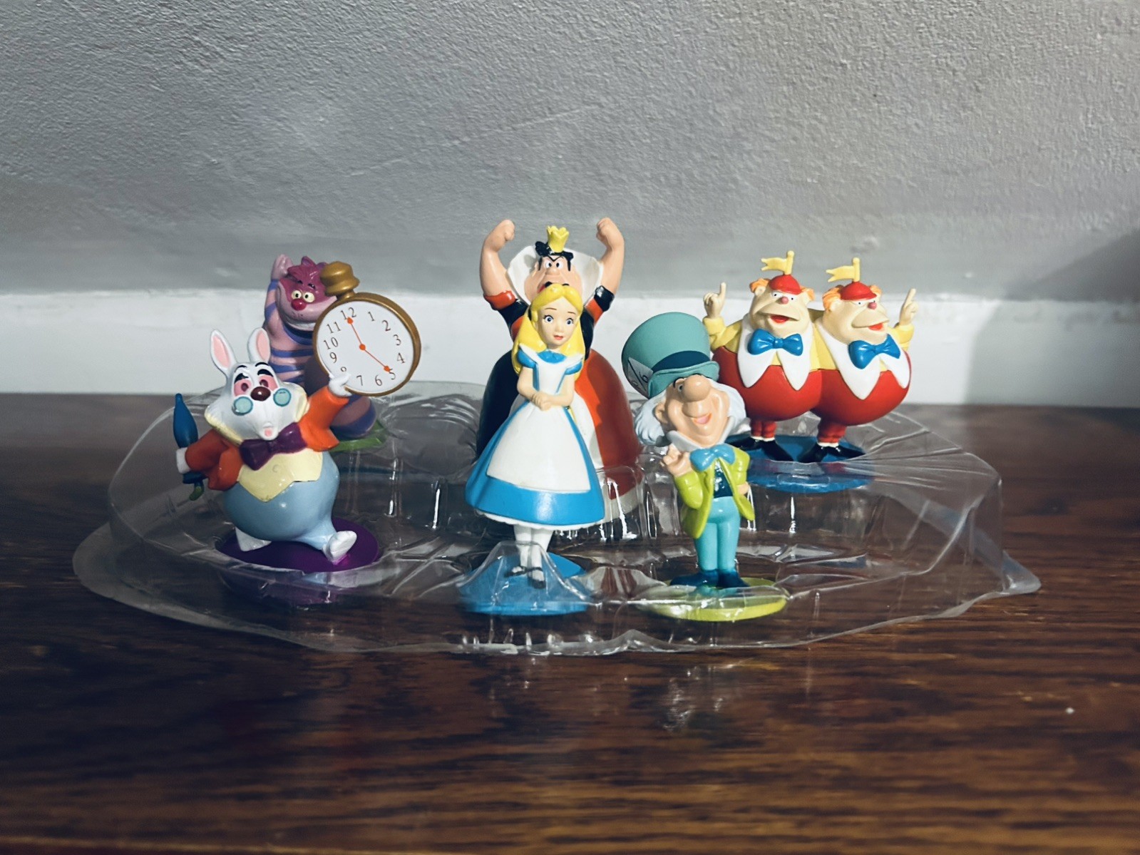 Disney Store Exclusive Alice in Wonderland Figure Play Set Disney Store Exclusive Alice in Wonderland Figure Play Set
