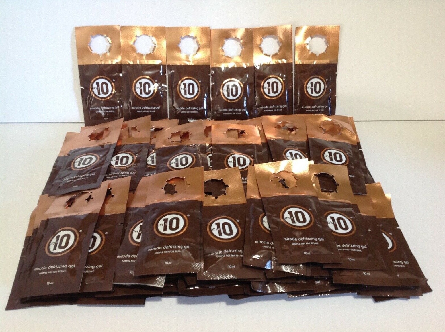 It\'s Its a 10 Miracle Defrizzing Gel - 10ml Sample X100 - TSA APPROVED Damaged