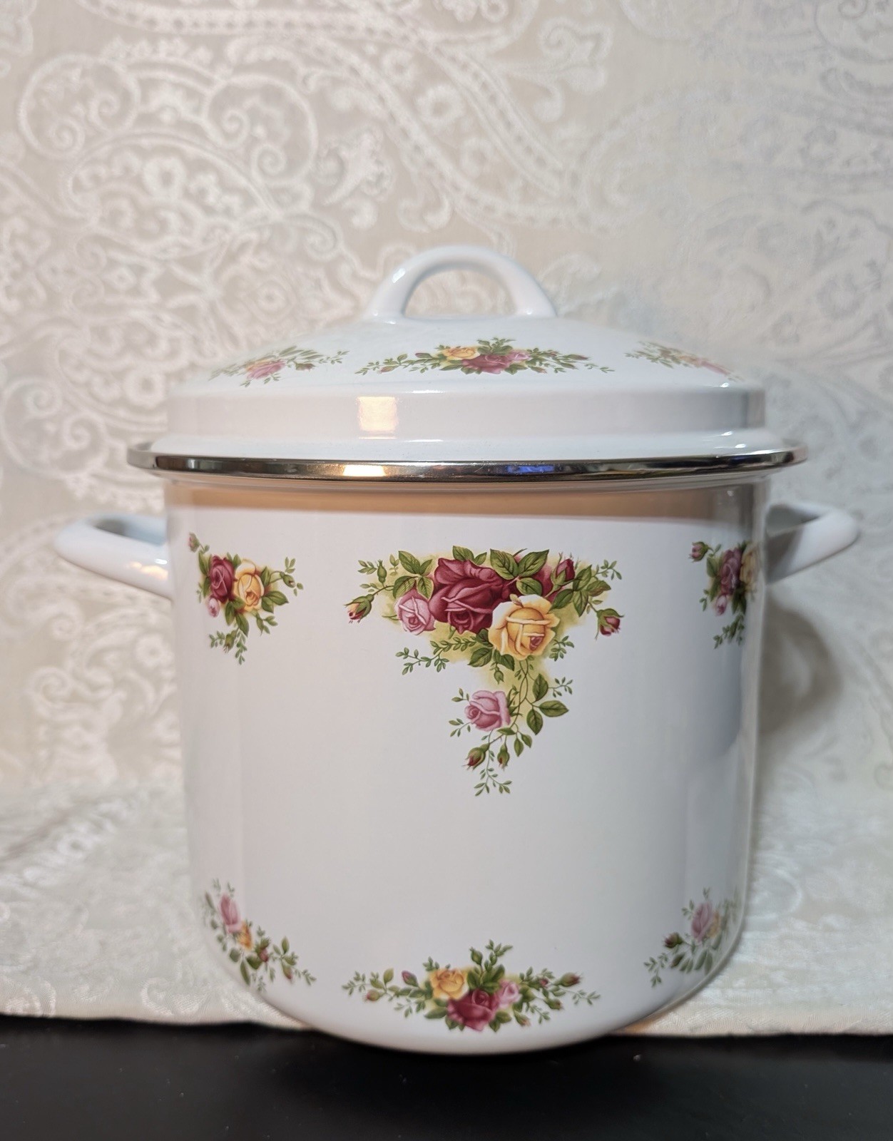 Royal Albert Vintage 1962 Old Country Roses 8 Quart Metal Stockpot & Lid
