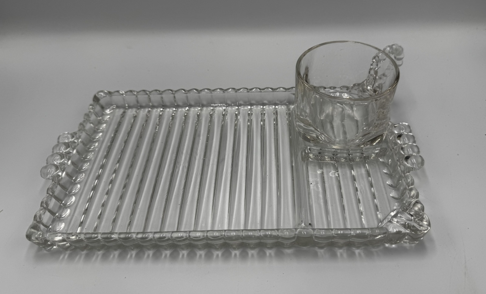 Hazel Atlas Ball & Rib Glass Sip N Smoke Snack Luncheon Tray & Cup Set Of 4 Hazel Atlas Ball & Rib Glass Sip N Smoke Snack Luncheon Tray & Cup Set Of 4