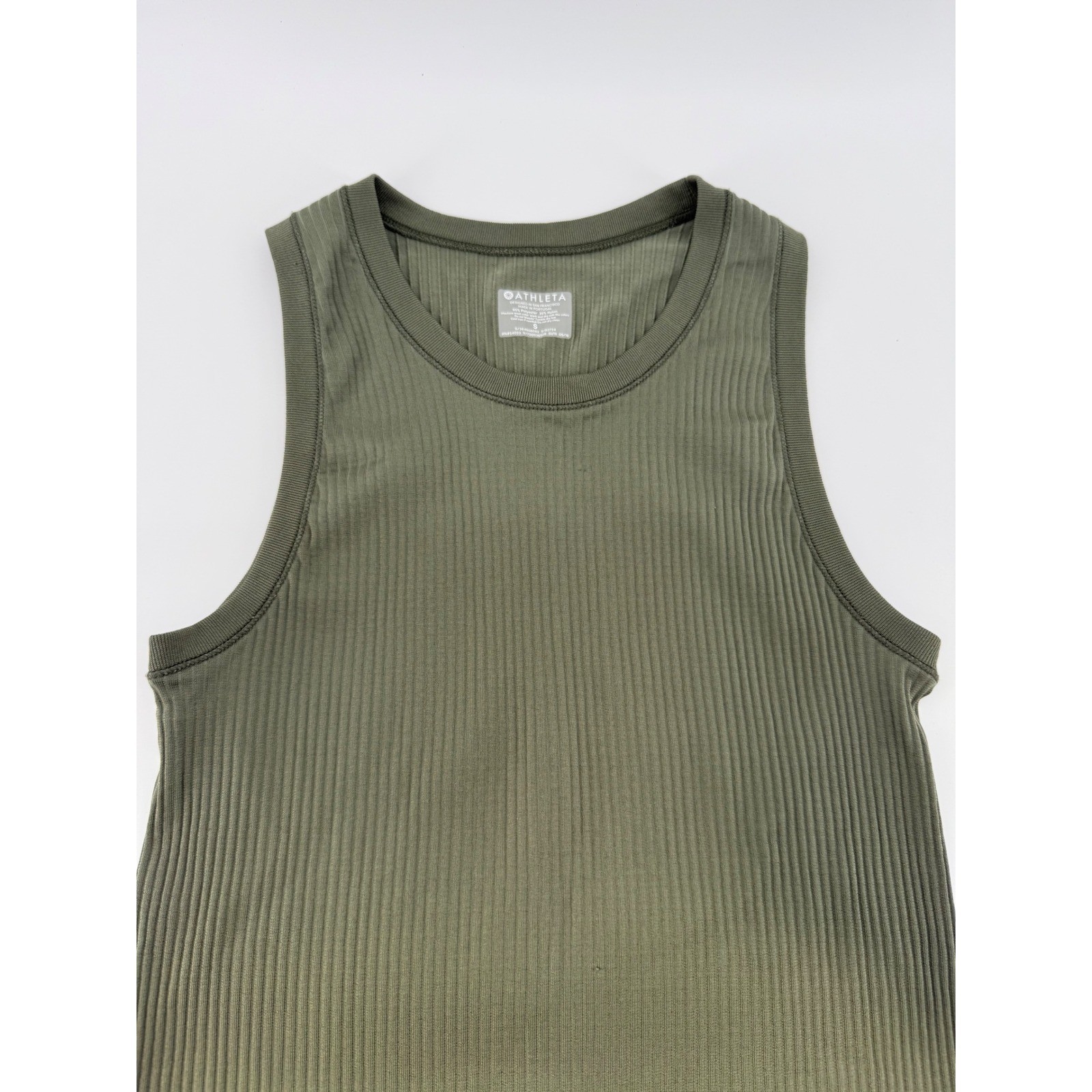 Athleta Renew Ribbed Tank Top Olive Green Seamless S 384808-02 Athleta Renew Ribbed Tank Top Olive Green Seamless S 384808-02