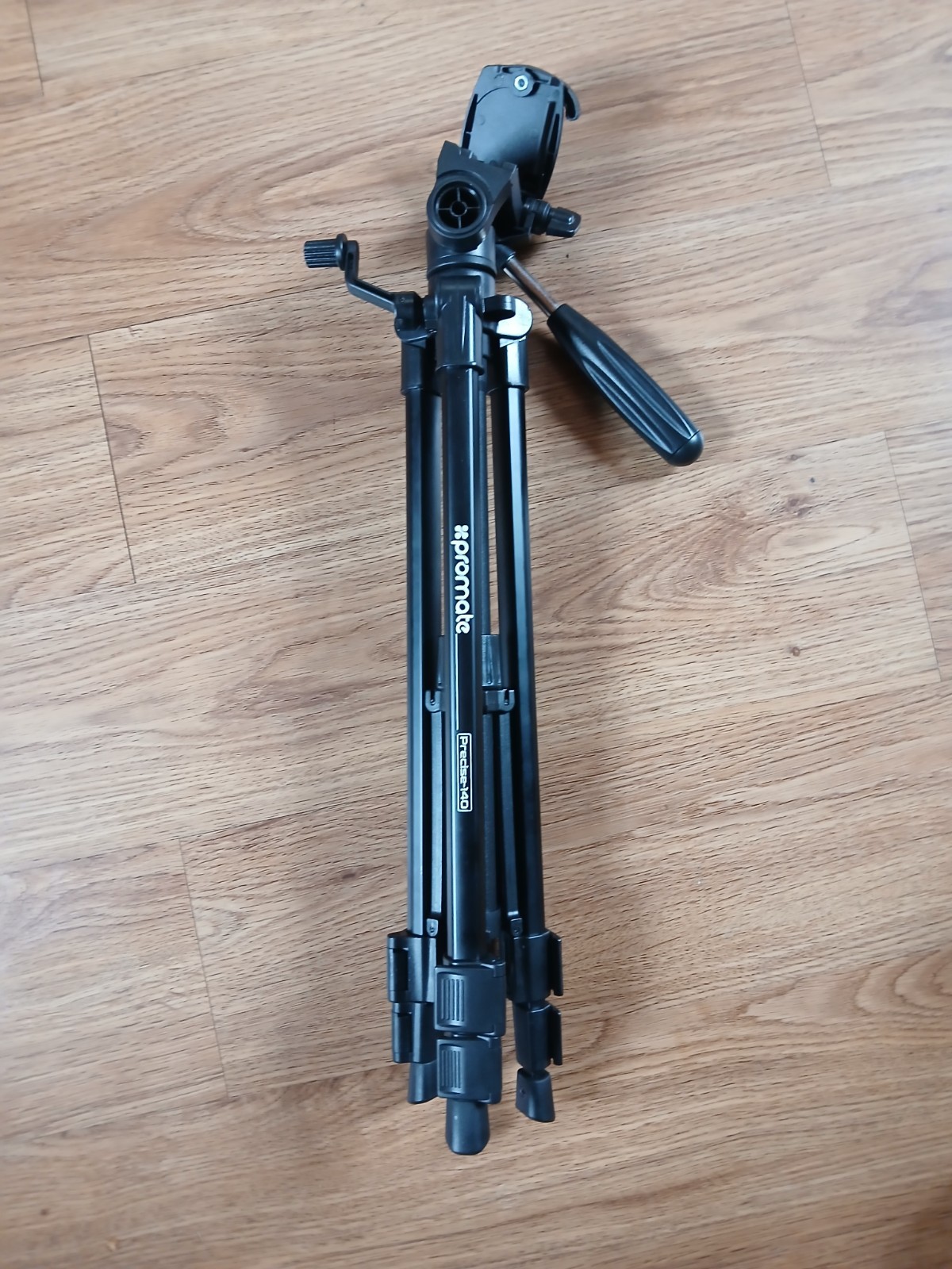 Promate Precise 140 Lightweight Compact Tripod Promate Precise 140 Lightweight Compact Tripod