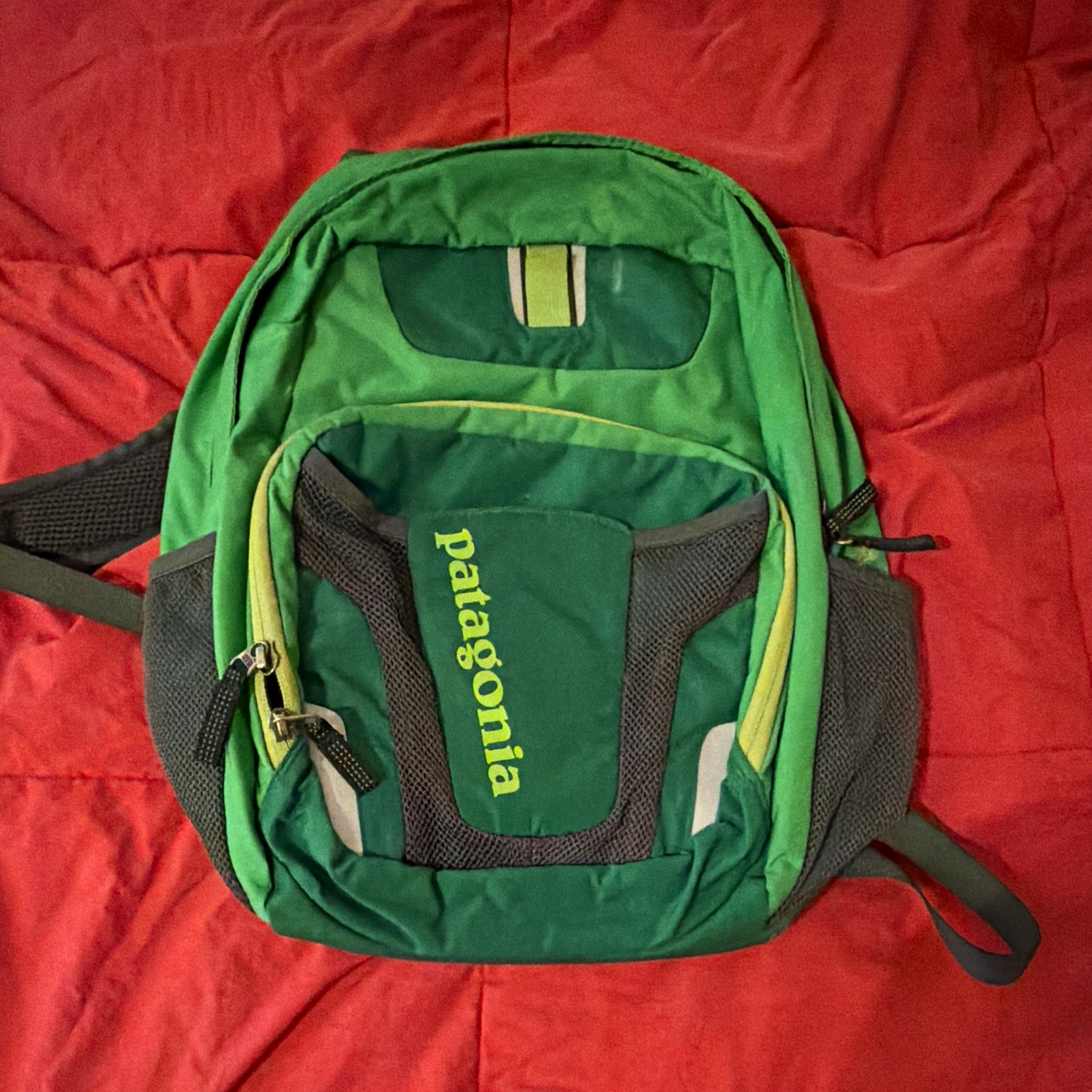 Patagonia 11-20L Hiking Backpack Green/Gray Zip Padded Straps Ext Pockets
