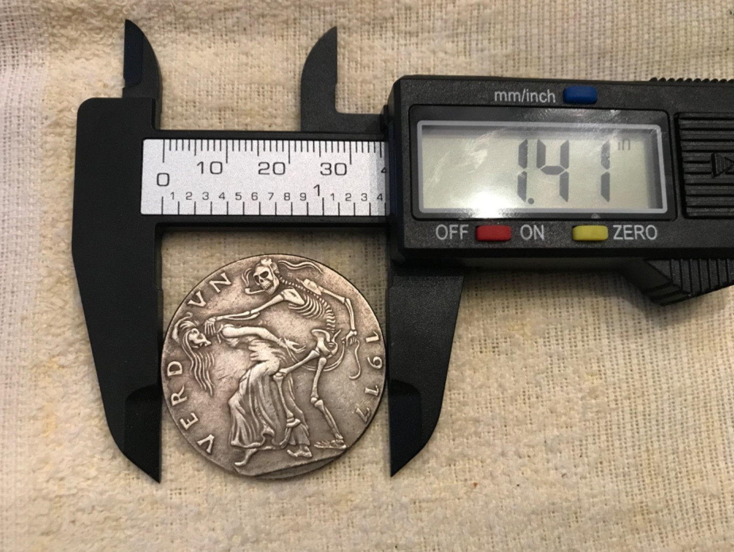 1917 WWI IMPERIAL GERMAN BATTLE OF VERDUN SATIRICAL COMMEMORATIVE MEDAL COIN