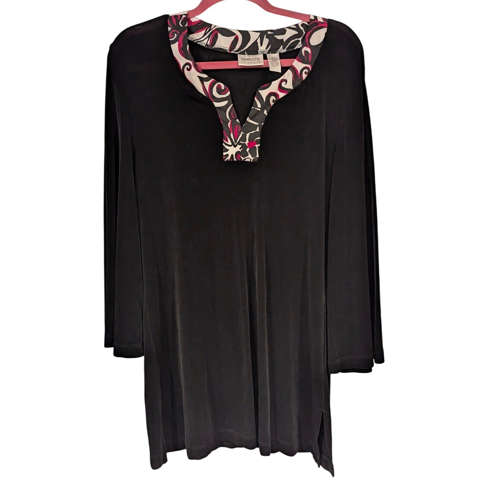 Chicos Travelers Tunic 2 Black Pink Swirl Trim Split Neck 3/4 Sleeve 2