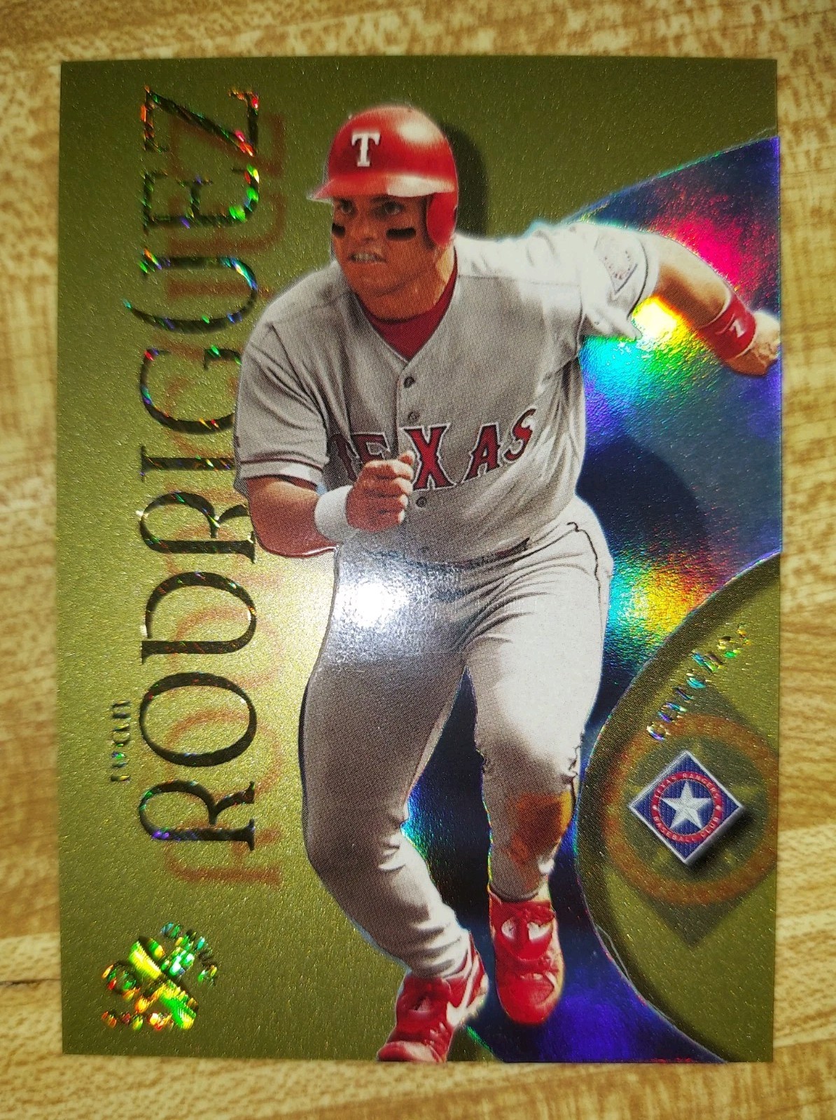 1999 Skybox E-X Century Ivan Rodriguez #28 Essential Credentials Future EX+ /93