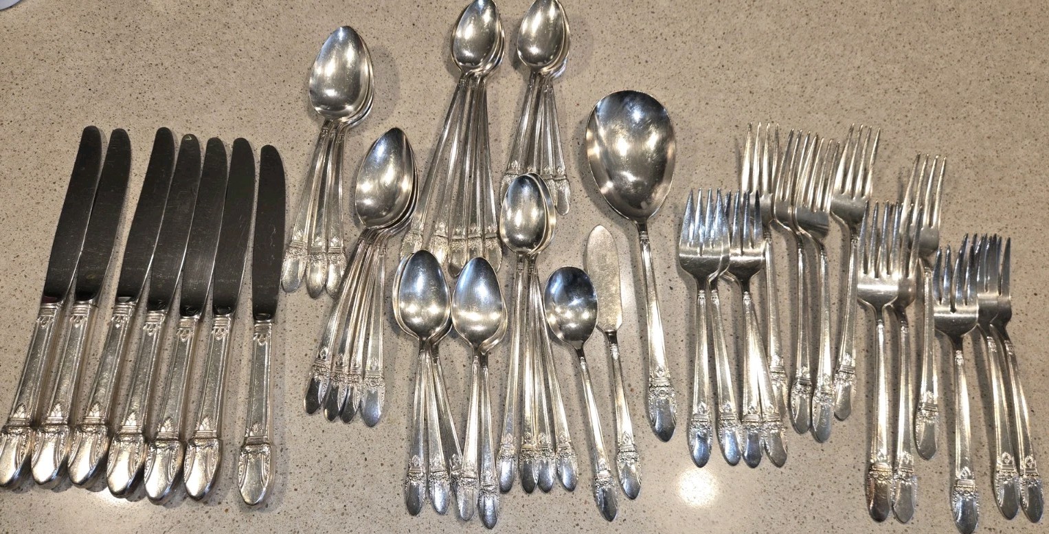 1847 Rogers Bros First Love Silverware Lot of 49 1847 Rogers Bros First Love Silverware Lot of 49