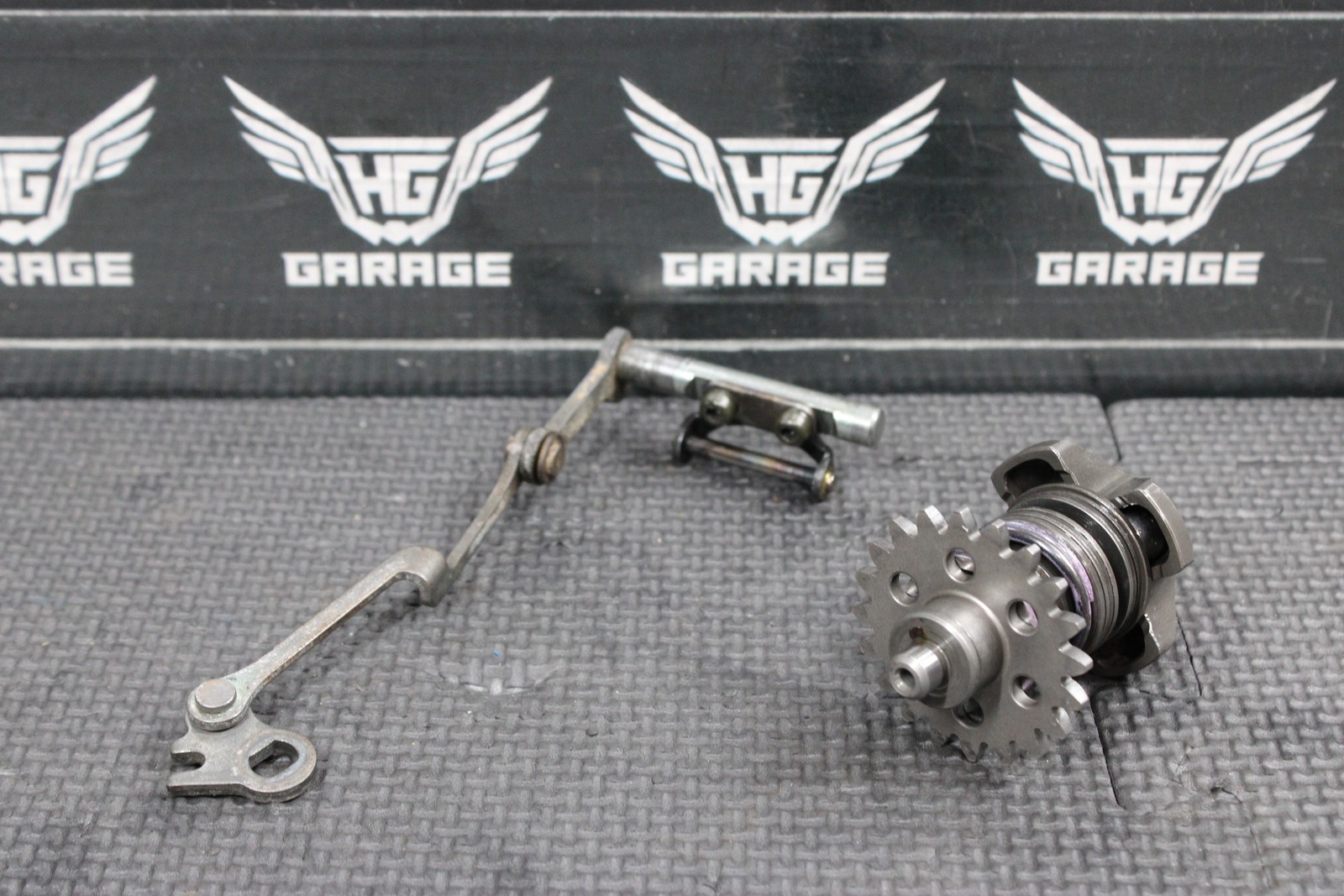 2002 99-22 YAMAHA YZ250 OEM ENGINE POWERVALVE EXHUAST VALVE LINKAGE GOVERNOR