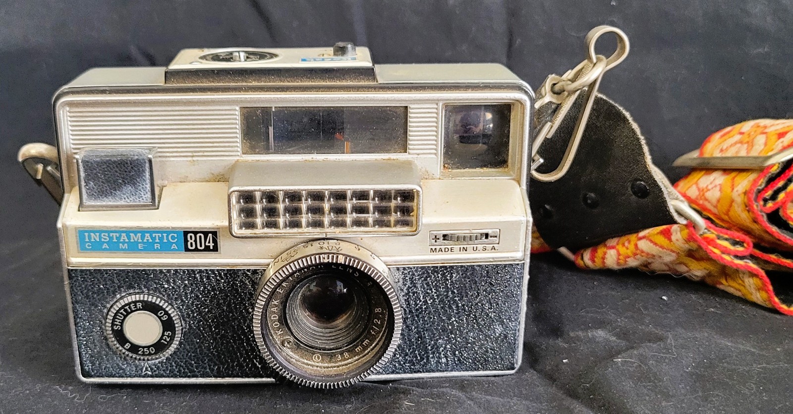 Vintage Kodak Instamatic 804 Camera With Fancy Strap And Flash Cubes