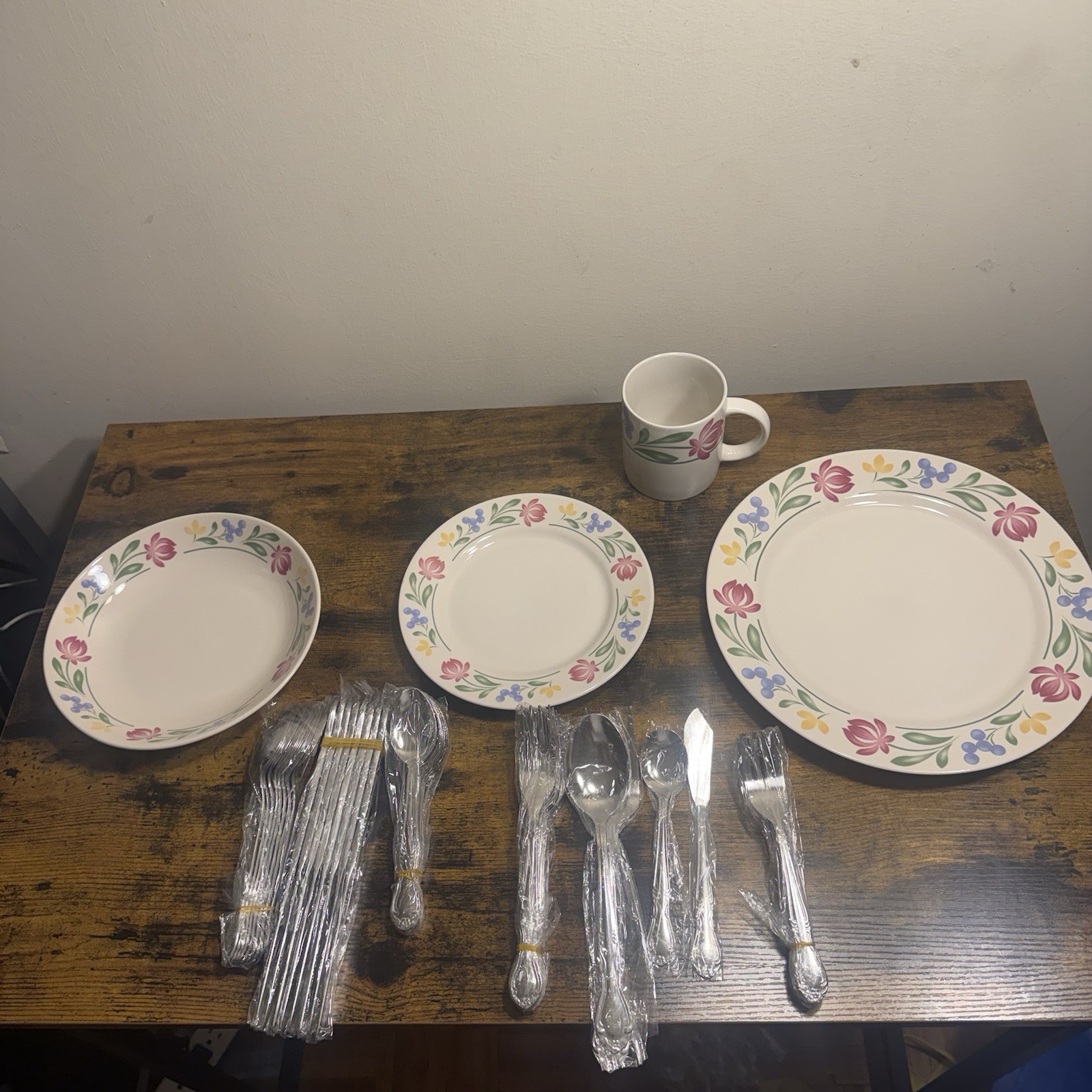Vintage Farberware Dorchester 76 Piece Stoneware Set