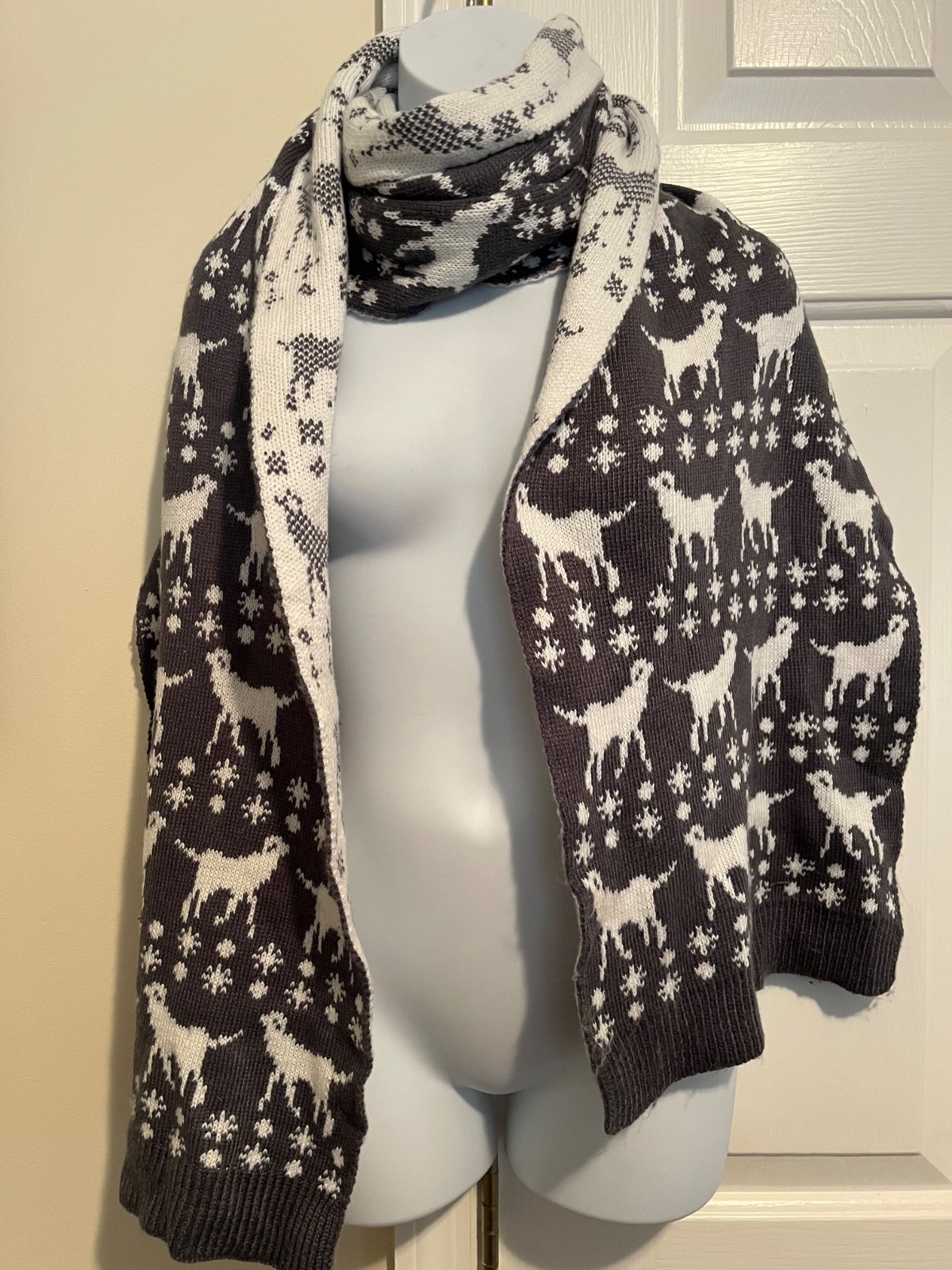 NWOT Vera Bradley Dogs Print Woven Knit Gray Cozy Scarf 72\ NWOT Vera Bradley Dogs Print Woven Knit Gray Cozy Scarf 72\