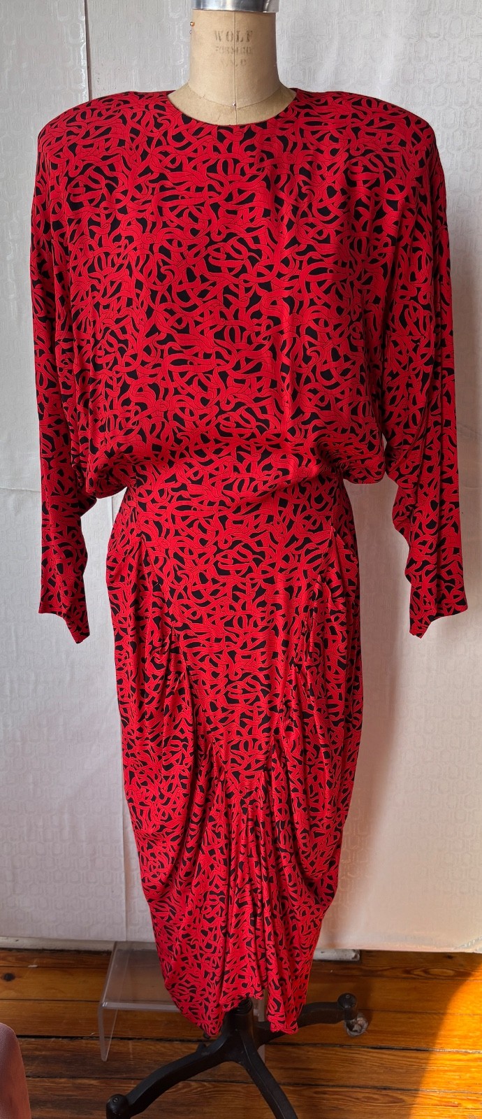 VTG 80\'S NICOLE MILLER LIMITED QUANTITY PRINT RED&BLACK BATWING PLEATED DRESS*S